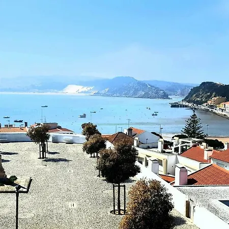 Sao Martinho Do Porto Апартаменты Сан-Мартинью-ду-Порту